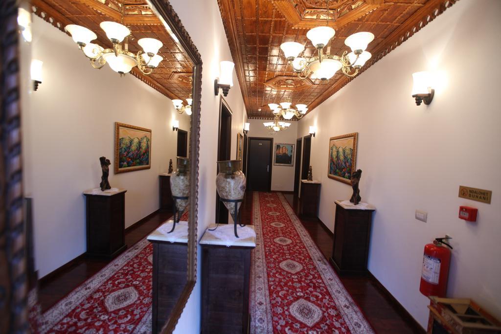 Antipatrea Hotel Берат Экстерьер фото