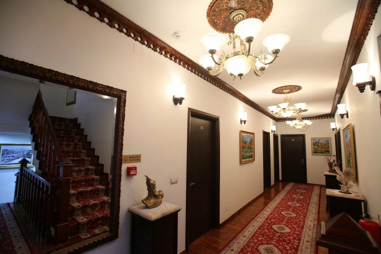Antipatrea Hotel Берат Экстерьер фото