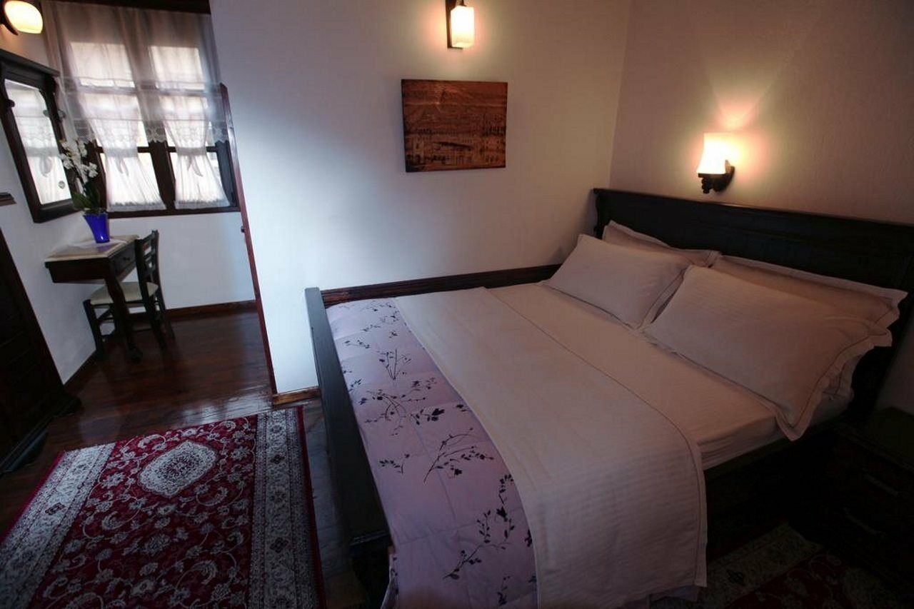 Antipatrea Hotel Берат Экстерьер фото